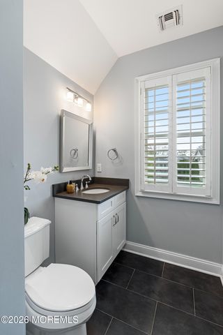 10 Borden Street, Monmouth Beach, NJ 07750