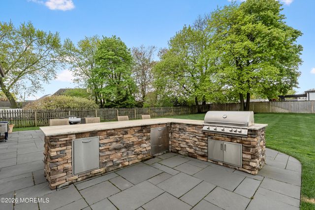 10 Borden Street, Monmouth Beach, NJ 07750