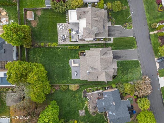 10 Borden Street, Monmouth Beach, NJ 07750