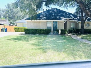 907 Red Oak Drive, Mansfield, TX 76063