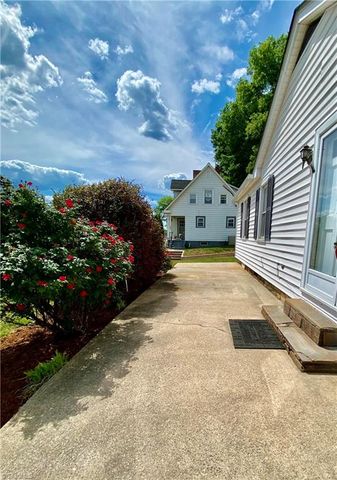 500 W Main Street, Wilkesboro, NC 28697