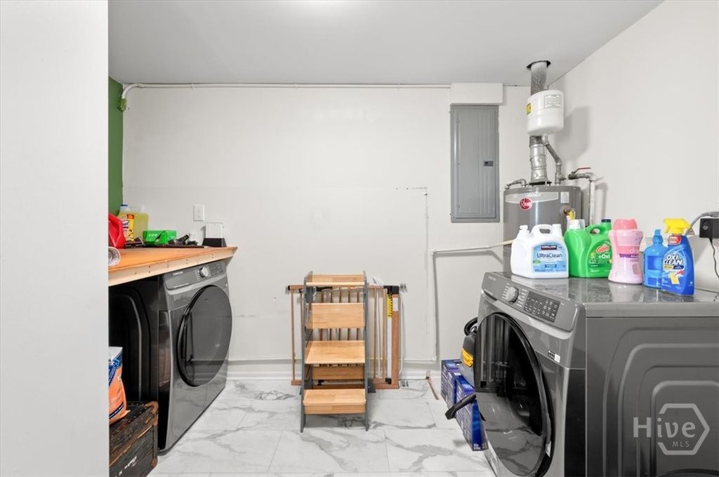 Image 13 of property listing at 324 Tanglewood Road, Savannah, GA 31419