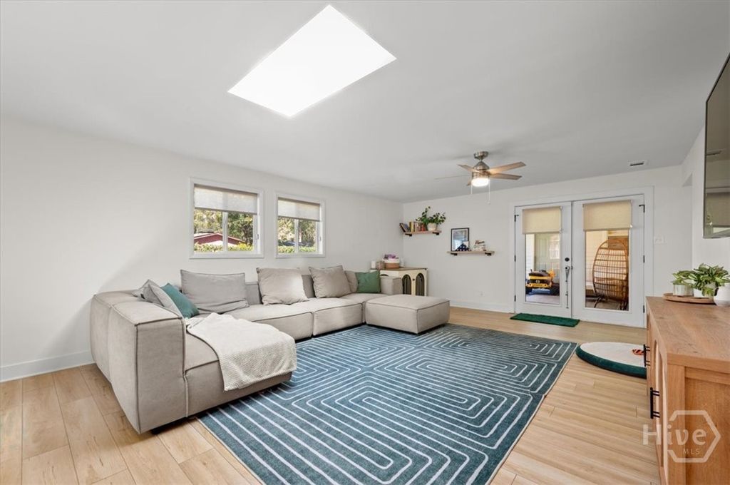 Image 15 of property listing at 324 Tanglewood Road, Savannah, GA 31419