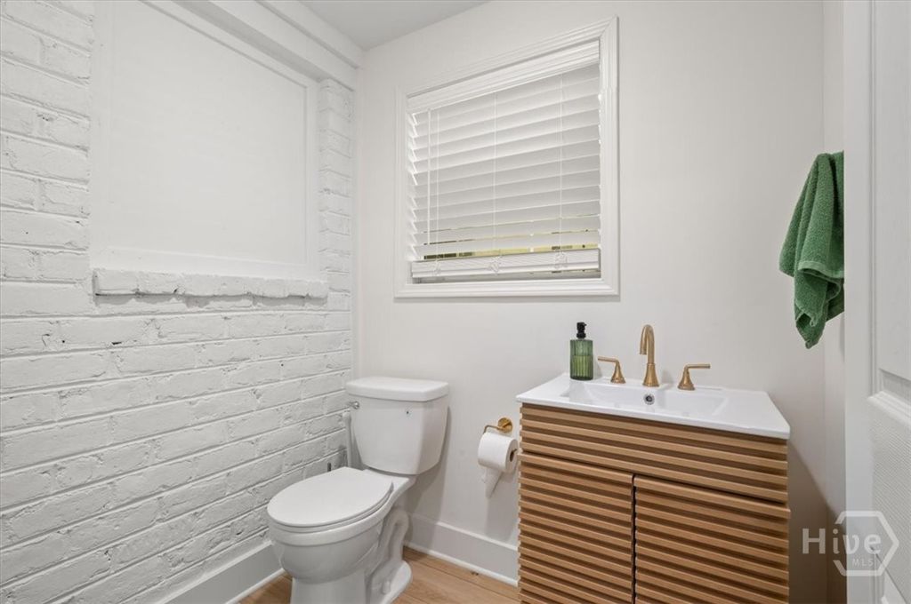 Image 31 of property listing at 324 Tanglewood Road, Savannah, GA 31419