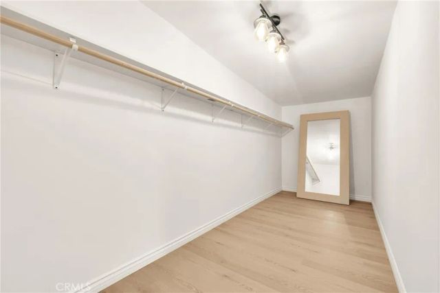 5550 Fallbrook Avenue, Woodland Hills, CA 91367