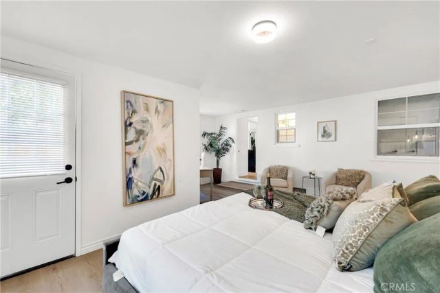 5550 Fallbrook Avenue, Woodland Hills, CA 91367