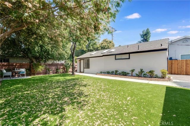 5550 Fallbrook Avenue, Woodland Hills, CA 91367