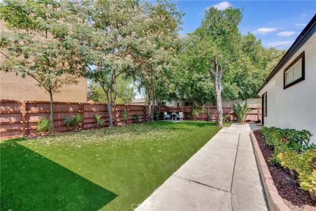 5550 Fallbrook Avenue, Woodland Hills, CA 91367