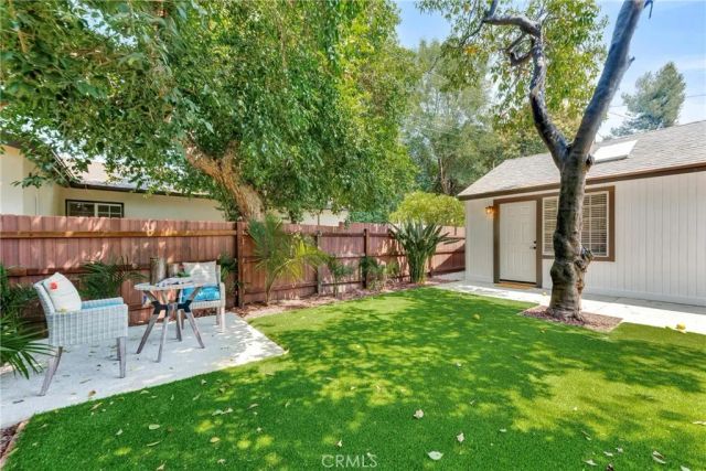 5550 Fallbrook Avenue, Woodland Hills, CA 91367