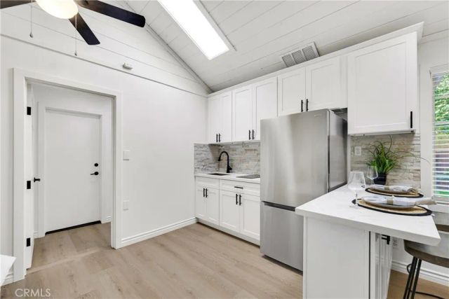 5550 Fallbrook Avenue, Woodland Hills, CA 91367