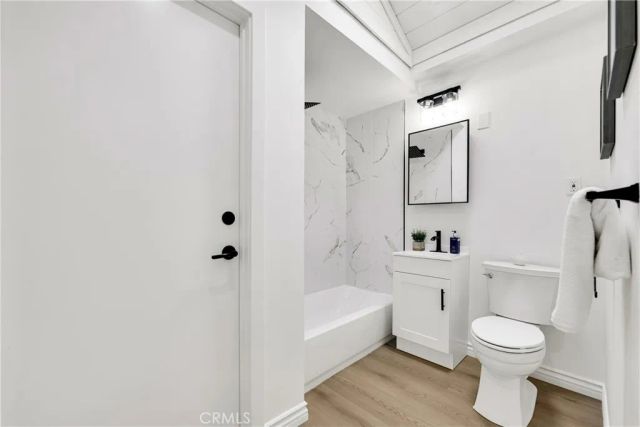 5550 Fallbrook Avenue, Woodland Hills, CA 91367