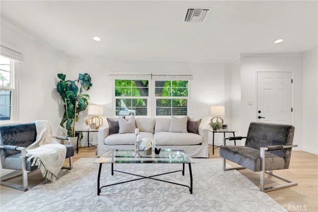 5550 Fallbrook Avenue, Woodland Hills, CA 91367