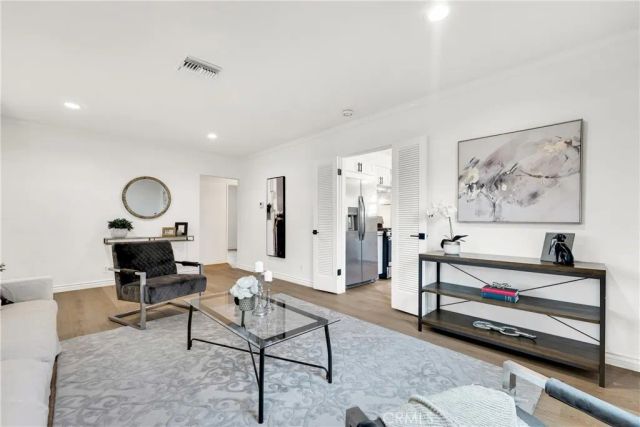 5550 Fallbrook Avenue, Woodland Hills, CA 91367