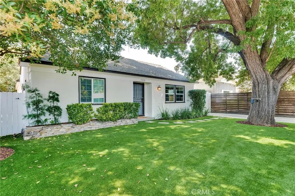 5550 Fallbrook Avenue, Woodland Hills, CA 91367