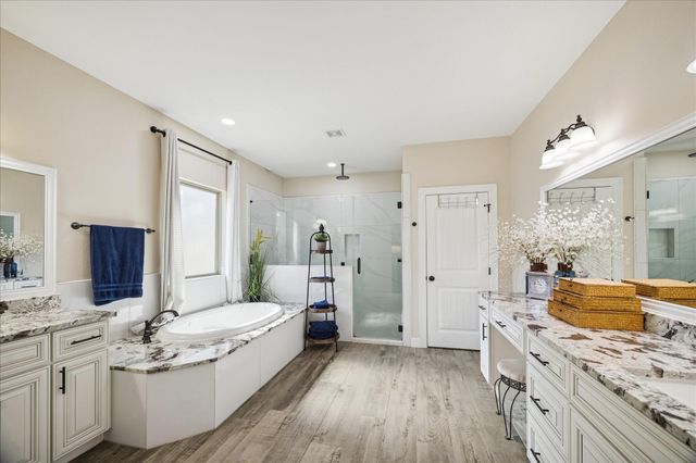 902 Douglas Fir Dr, Magnolia, TX 77354