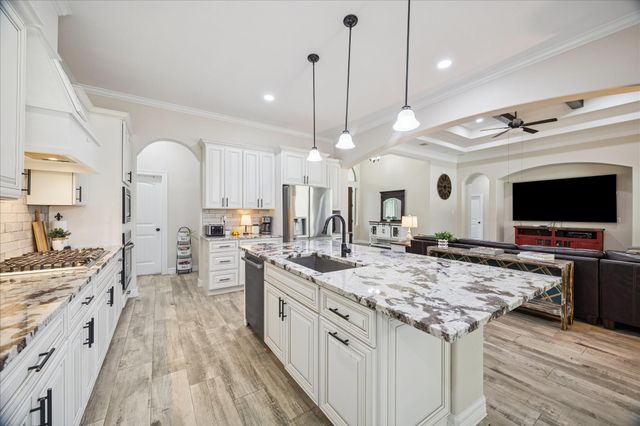 902 Douglas Fir Dr, Magnolia, TX 77354