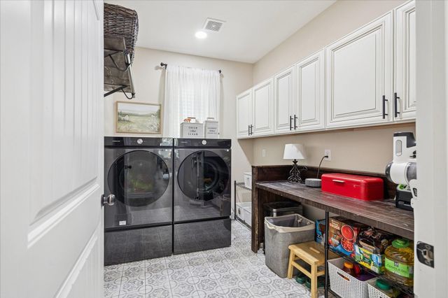 902 Douglas Fir Dr, Magnolia, TX 77354