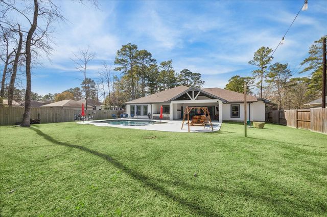 902 Douglas Fir Dr, Magnolia, TX 77354