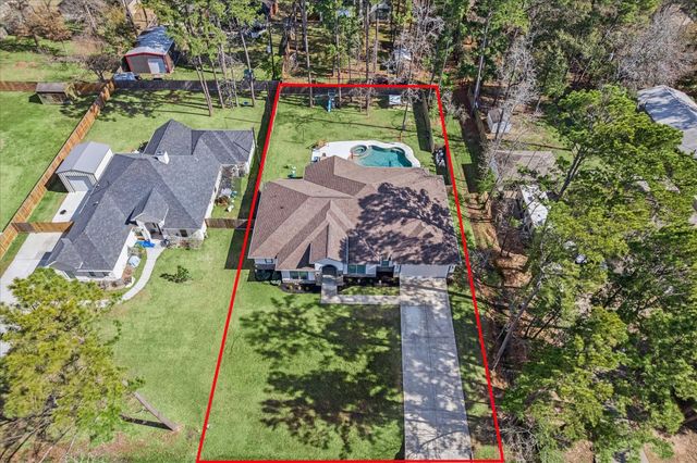 902 Douglas Fir Dr, Magnolia, TX 77354