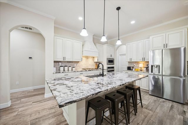 902 Douglas Fir Dr, Magnolia, TX 77354