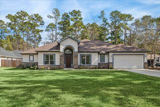 902 Douglas Fir Dr, Magnolia, TX 77354