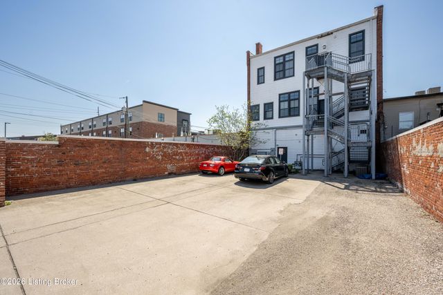 240 Spring St B, Jeffersonville, IN 47130