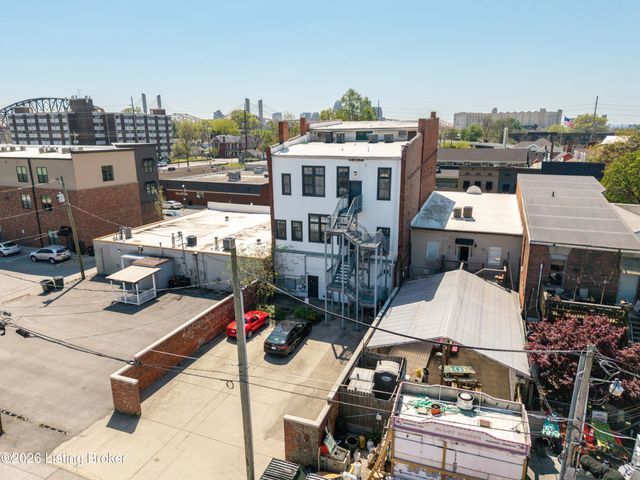 240 Spring St B, Jeffersonville, IN 47130
