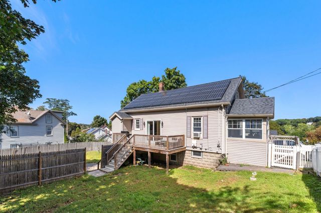 11 Clifton Ave, Saugus, MA 01906