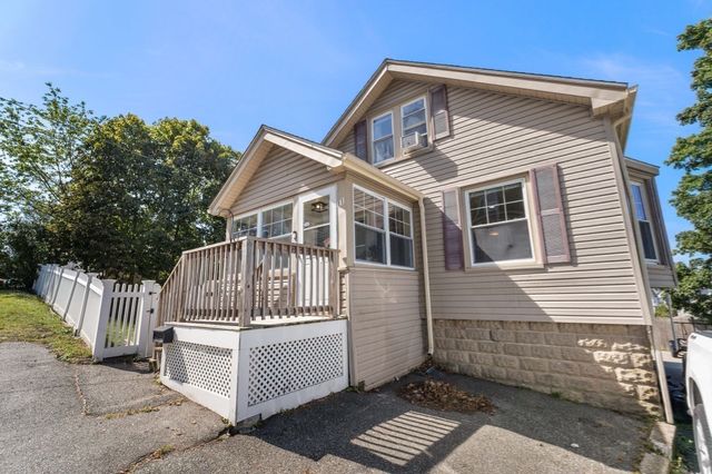 11 Clifton Ave, Saugus, MA 01906