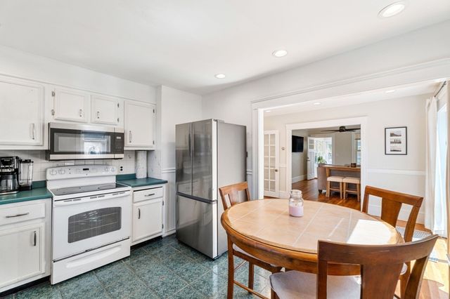 11 Clifton Ave, Saugus, MA 01906