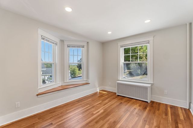 11 Clifton Ave, Saugus, MA 01906