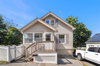 11 Clifton Ave, Saugus, MA 01906