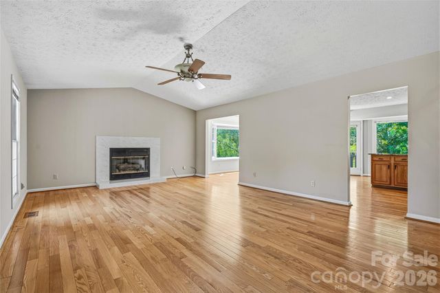 279 Woody Lane, Asheville, NC 28804