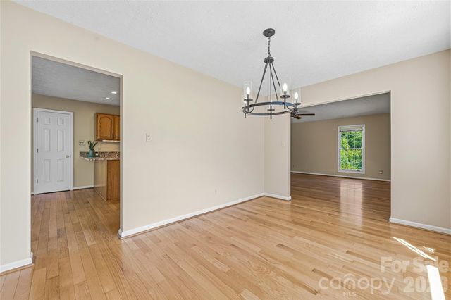 279 Woody Lane, Asheville, NC 28804