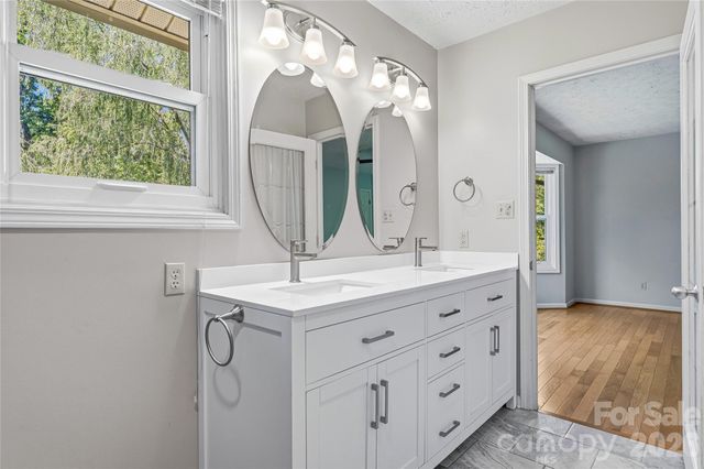 279 Woody Lane, Asheville, NC 28804