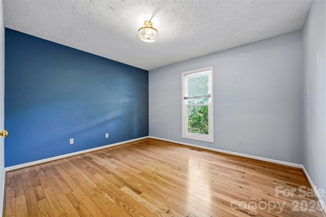 279 Woody Lane, Asheville, NC 28804