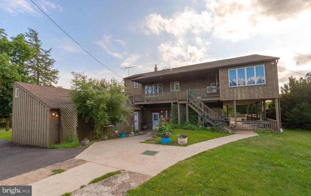 2071 BAUS RD, EAST GREENVILLE, PA 18041 — photo 3
