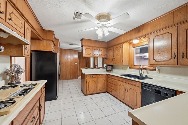 1707 Glade Street, College Station, TX 77840