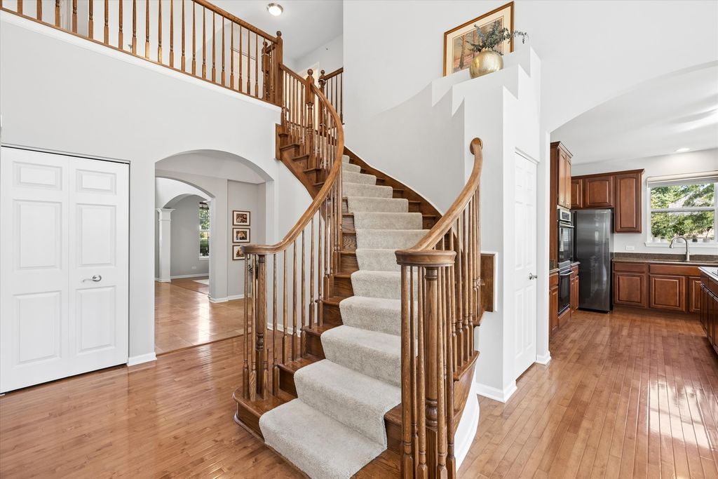 5617 Red Oak Drive, Hoffman Estates, IL 60192 — photo 4
