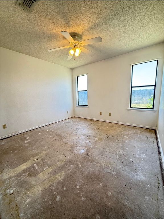 Image 11 of property listing at 3617 Cedar Creek Drive, San Angelo, TX 76904