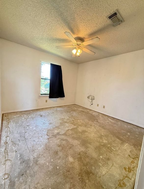 Image 13 of property listing at 3617 Cedar Creek Drive, San Angelo, TX 76904