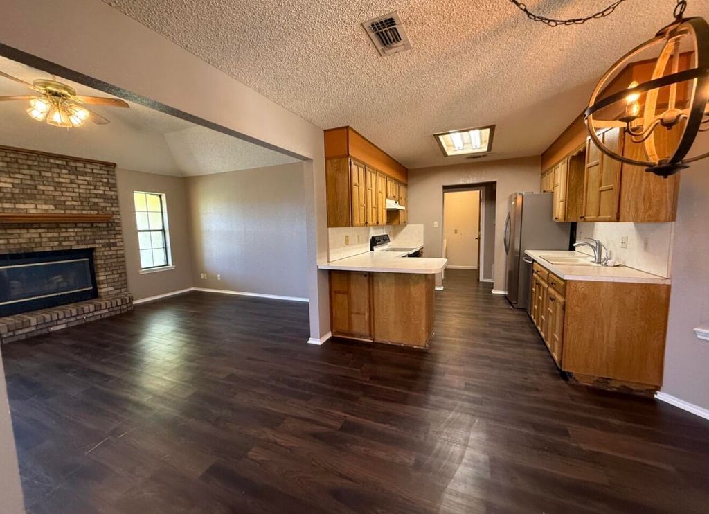 Image 4 of property listing at 3617 Cedar Creek Drive, San Angelo, TX 76904