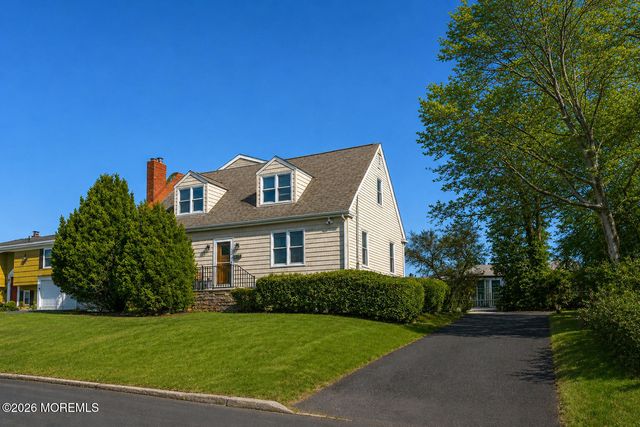 12 Thompson Avenue, Leonardo, NJ 07737