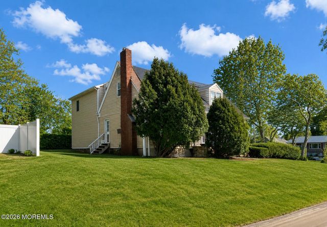 12 Thompson Avenue, Leonardo, NJ 07737