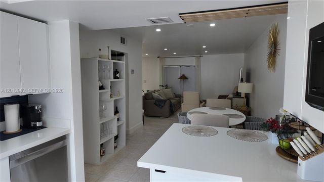 1845 NW 4th Ave 17, Boca Raton, FL 33432