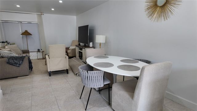 1845 NW 4th Ave 17, Boca Raton, FL 33432