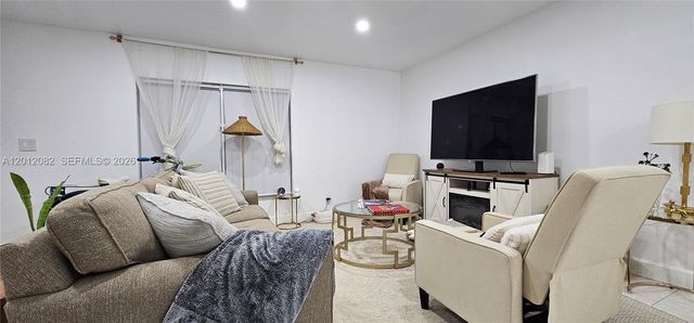 1845 NW 4th Ave 17, Boca Raton, FL 33432