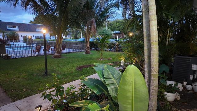 1845 NW 4th Ave 17, Boca Raton, FL 33432