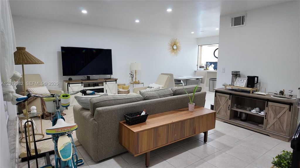 1845 NW 4th Ave 17, Boca Raton, FL 33432