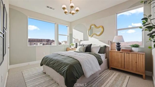 409 Clipper, Irvine, CA 92618